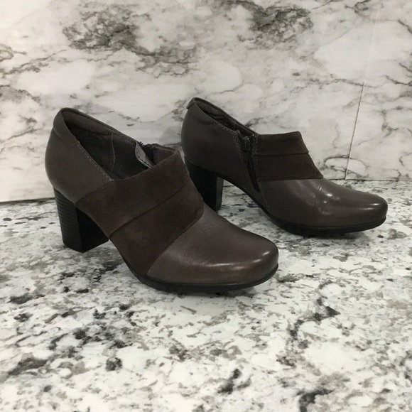 Clarks Women's Brown Leather Ankle Bootie - Picture 7 of 12